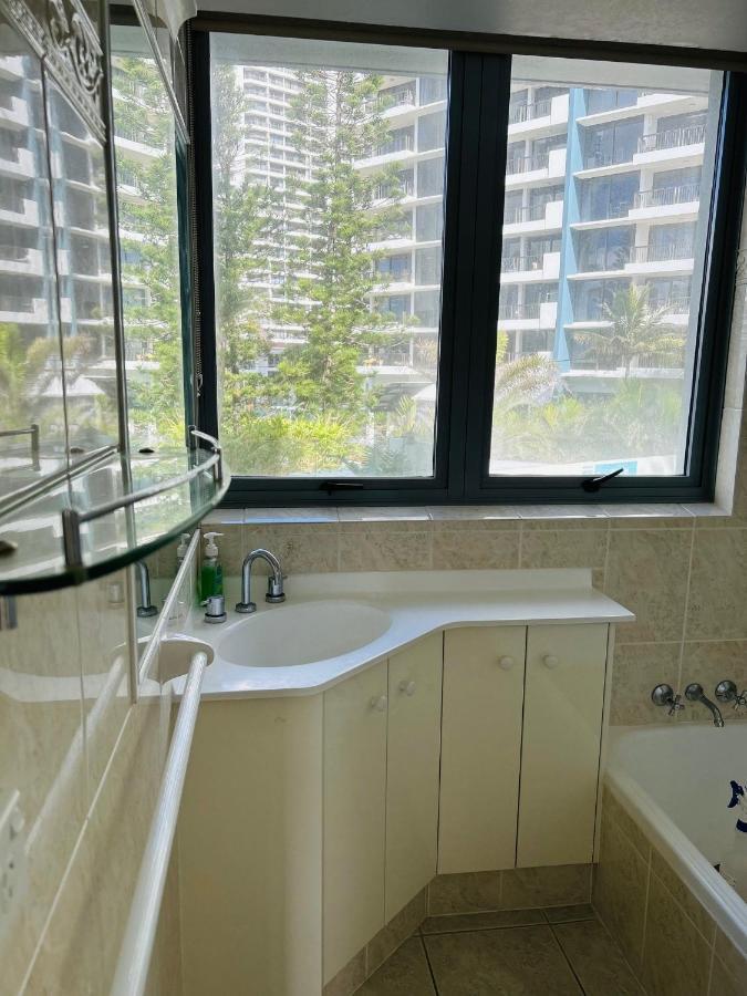 เบิร์คลีย์ ออน เดอะ บีช อพาร์ตเมนท์ Aparthotel โกลด์โคสต์ ภายนอก รูปภาพ
